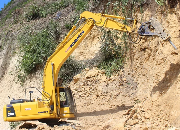 Komatsu PC200-8 excavator used by Contractors Marine